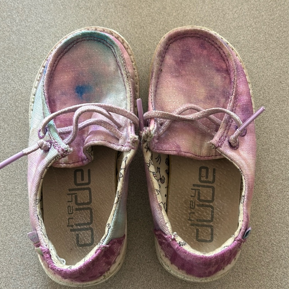 Toddler sized 8 Hey Dudes (K8).